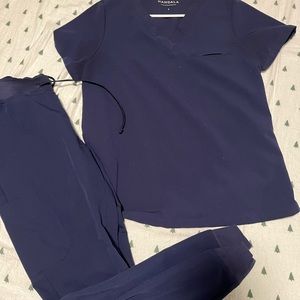 NAVY SIZE WOMENS SMALL MANDALA SCRUB SET.